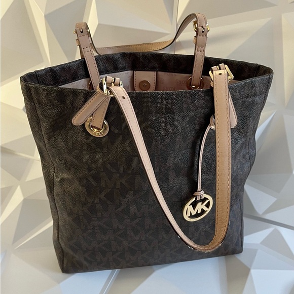 Michael Kors Signature Leather Jet Set Tote Brown Shoulder Bag - Picture 2 of 16